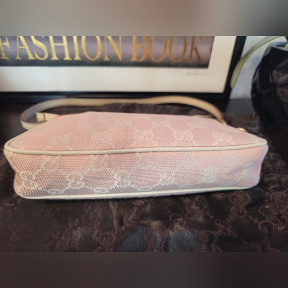 Gucci Monogram  Pochette Pink and Cream Shoulder Bag - Picture 12 of 16